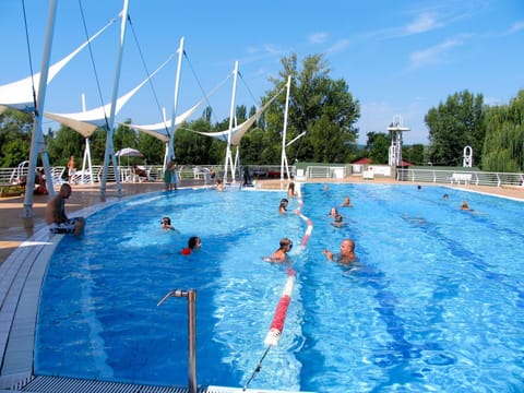 Water, Sky, Swimming Pool, Outdoor Recreation, Tree, Cloud, Leisure, Recreation, Sports, Ball Game