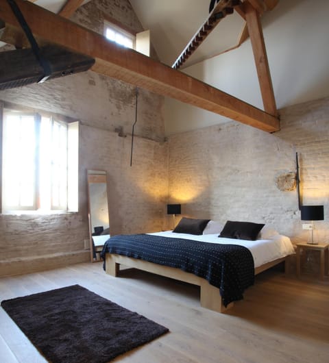 In-room safe, desk, free cribs/infant beds, WiFi