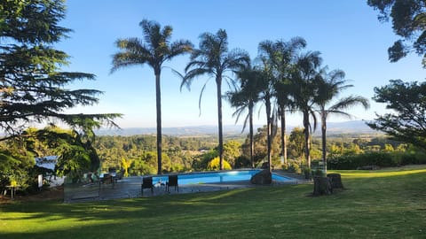 View across pool over the Yarra Valley.
Heated October to April