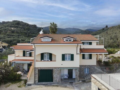 House, Residential Area, Home, Roof, Balcony, Suburb, Shade, Estate, Driveway, Villa