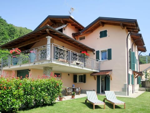 Property, House, Building, Home, Real Estate, Villa, Cottage, Estate, Farmhouse, Facade