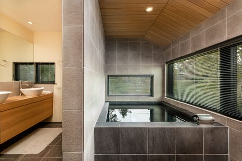 Cottage, 3 Bedrooms | Bathroom | Separate tub and shower, hair dryer, slippers, towels