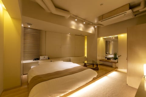 [Early Check-In 6 PM~] Deluxe Double Room, Smoking | Premium bedding, down comforters, memory foam beds, minibar