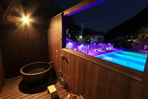 Japanese Western Style Room with Private Open-air Bath (21 sqm) | Bathroom | Combined shower/tub, free toiletries, hair dryer, slippers