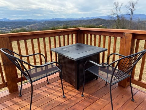 Long range views await you as you sit by the gas fire pit