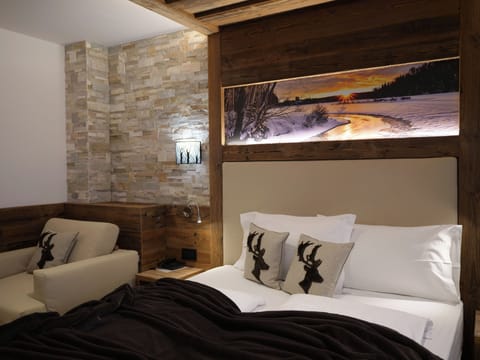 Junior Suite | In-room safe, soundproofing, free WiFi, bed sheets