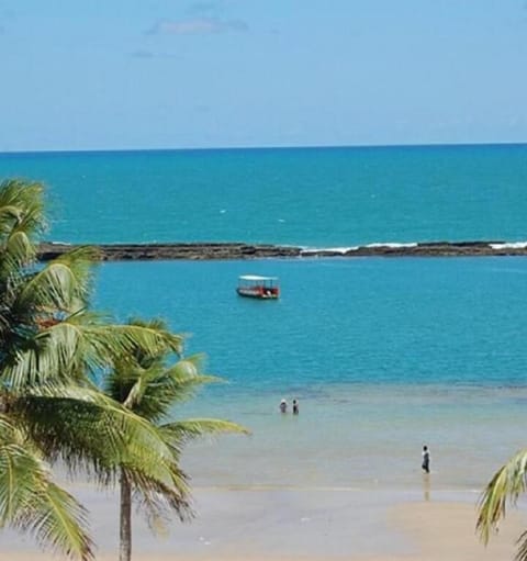 Beach nearby, white sand, beach bar