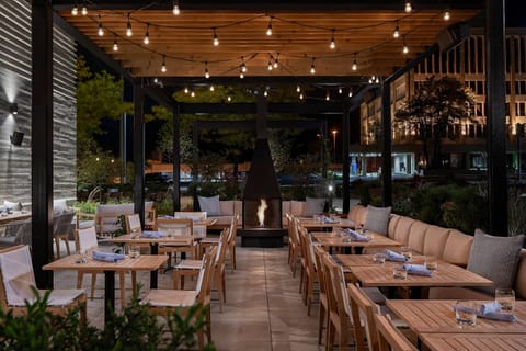 Breakfast, lunch, dinner served; local and international cuisine 