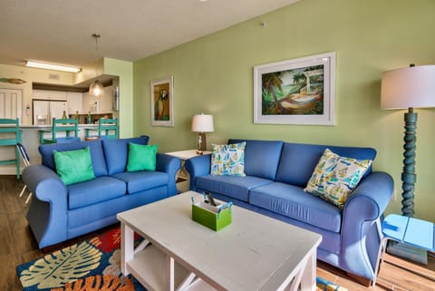 Condo, 3 Bedrooms | Living room