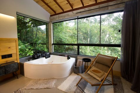 Superior Chalet, 1 King Bed with Sofa bed, Jetted Tub, Garden View | Private spa tub