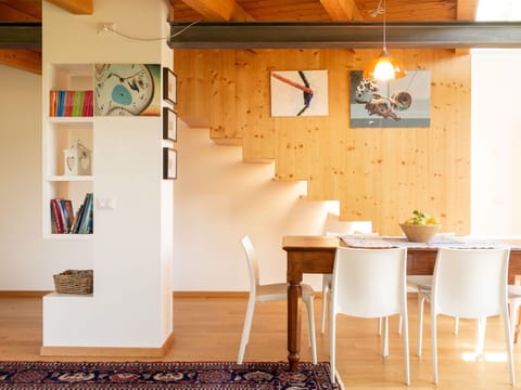 Furniture, Property, Table, Building, Wood, Architecture, Interior Design, Flooring, Floor, Chair