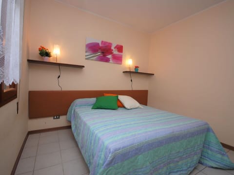 Furniture, Comfort, Plant, Lighting, Wood, Interior Design, Floor, House, Lamp, Building