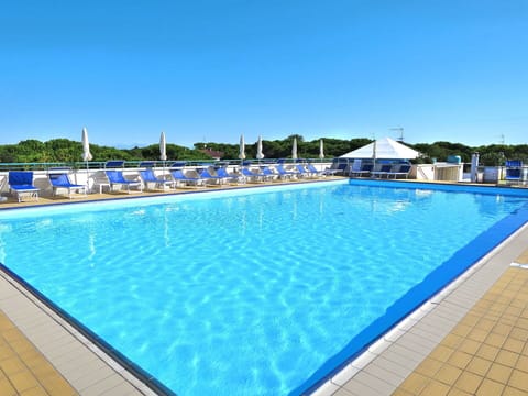 Water, Sky, Swimming Pool, Plant, Rectangle, Outdoor Furniture, Shade, Composite Material, Building, Leisure