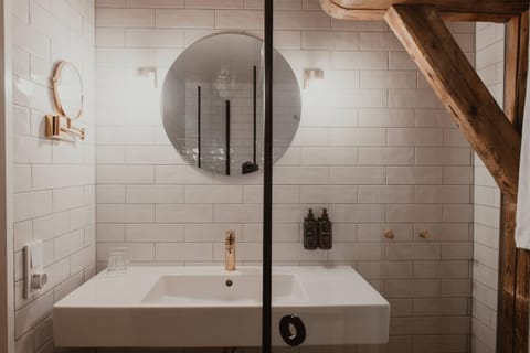 Superior Queen with Balcony | Desk, laptop workspace, iron/ironing board, bed sheets