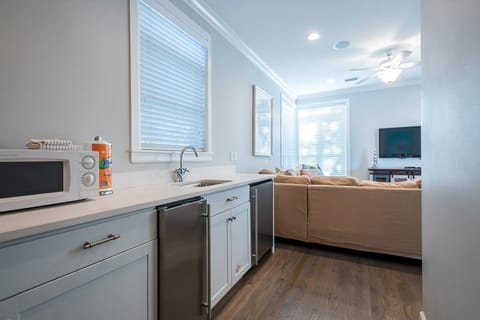 2nd FL Kitchenette, Microwave, Beverage Fridge, Ice Maker, Sink