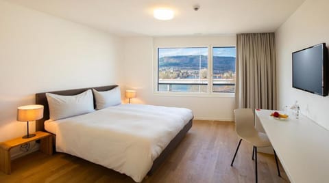 Superior Double Room | In-room safe, desk, soundproofing, free WiFi