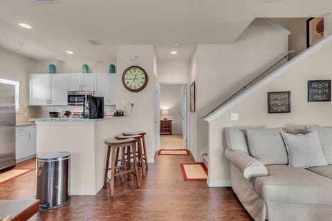 23-101 Diplomat Court (9).jpg