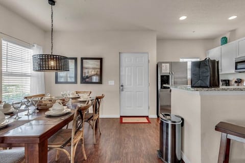 23-101 Diplomat Court (8).jpg