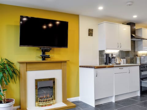 Open plan living space | Dutch Barn One - Ymwlch Barns, Ymwlch, near Porthmadog