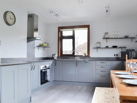 Kitchen/diner | Cuckoo&rsquo;s Nest, Cove, near Poolewe