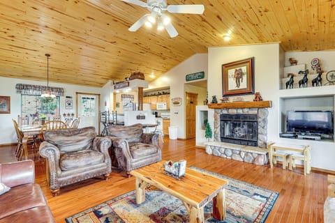 Heber-Overgaard Vacation Rental | 3BR | 2BA | 1,320 Sq Ft | Stairs to Enter