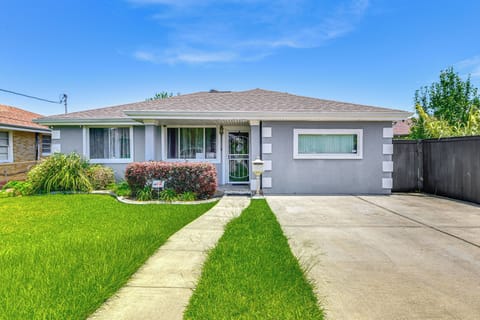 New Orleans Vacation Rental | 3BR | 2BA | 1 Step to Enter | 1,700 Sq Ft