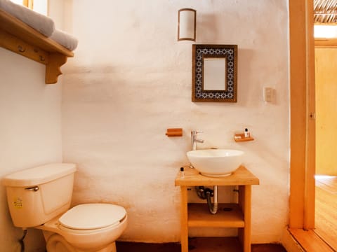 Standard Room | Bathroom | Shower, hair dryer, towels, soap