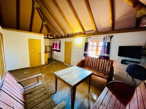 Family Room | Free WiFi, bed sheets