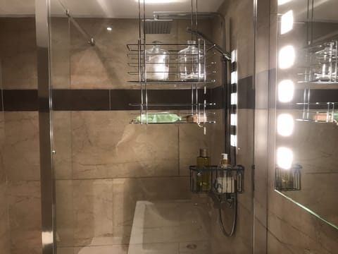 Luxury Suite, 1 King Bed, Sea View | Bathroom shower