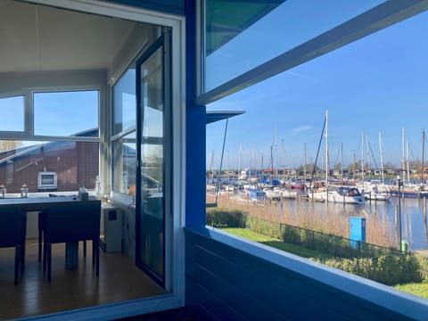 Bungalow, 3 Bedrooms, Balcony, Garden View | Interior