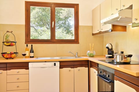 Superior Villa, 2 Bedrooms, Private Pool | Private kitchen | Full-size fridge, microwave, oven, stovetop