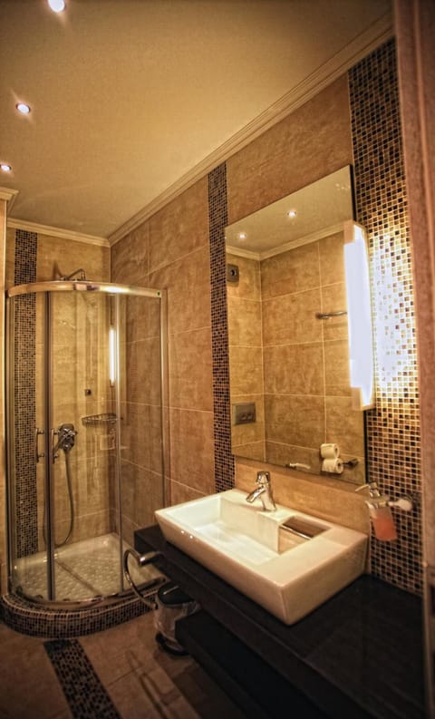 Free toiletries, towels