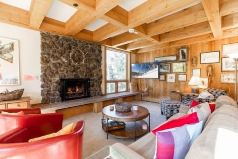 Condo, 3 Bedrooms | Living room