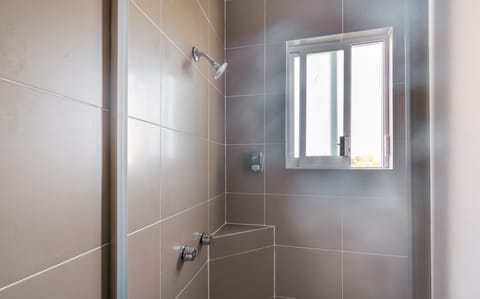Superior Room | Bathroom | Shower, free toiletries, towels, soap