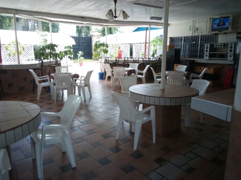 Breakfast, lunch and dinner served