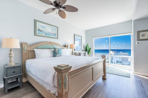 Studio Master Bed With a View