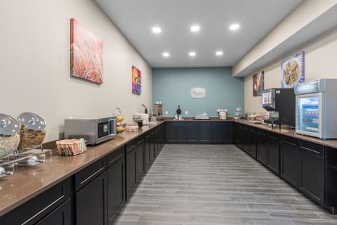 Free continental breakfast