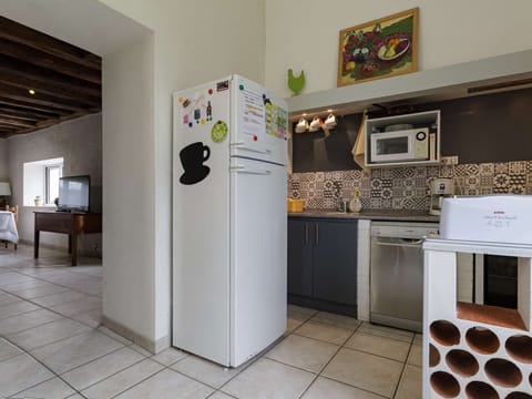 Superior Cottage (La Ferme de Gondières) | Private kitchen | Highchair