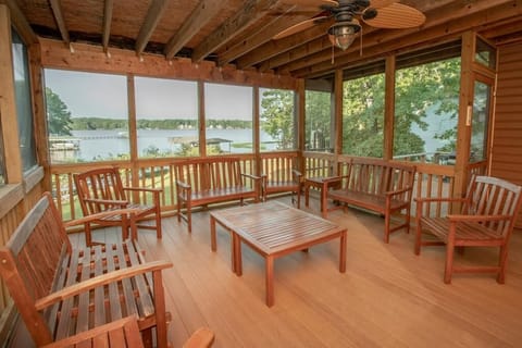 Screened in porch