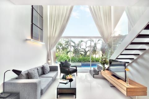 Duplex 2 Bedrooms Pool Access with Bathtub | Balcony view