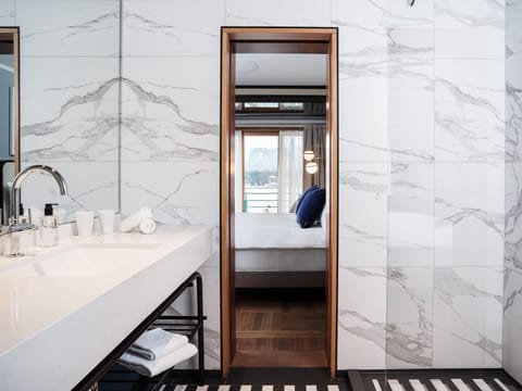 Premium Double Room, Lake View | Bathroom | Shower, free toiletries, hair dryer, bathrobes