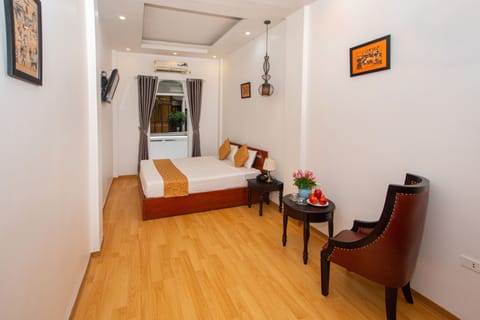 Deluxe Double or Twin Room, 1 Bedroom, City View | Minibar, in-room safe, desk, laptop workspace