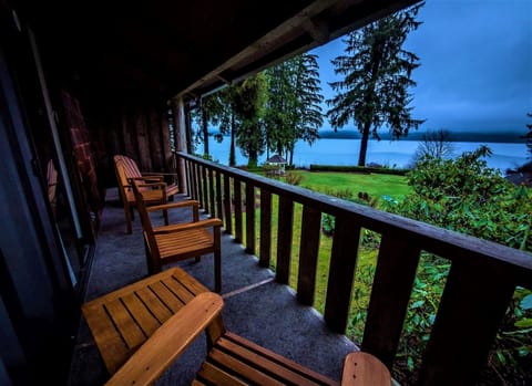 Fireplace Room Single King | Balcony
