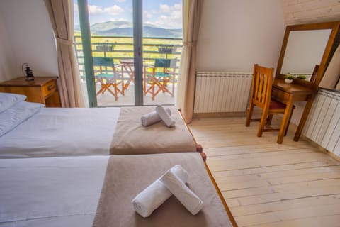 Studio Suite | Hypo-allergenic bedding, minibar, in-room safe, soundproofing