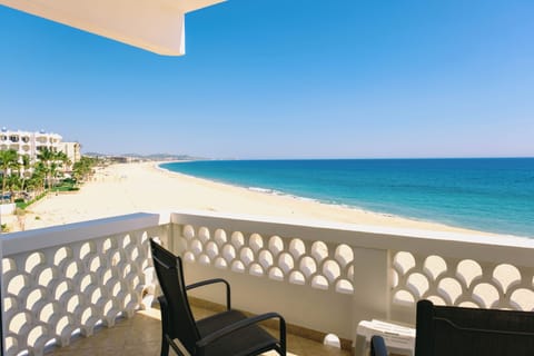 Deluxe Room, 1 King Bed, Ocean View | Terrace/patio