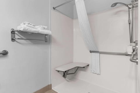 Room, 1 King Bed, Accessible, Non Smoking | In-room safe, desk, iron/ironing board, free WiFi