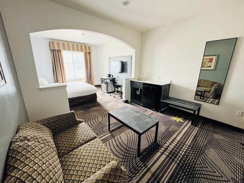 Desk, rollaway beds, bed sheets, wheelchair access