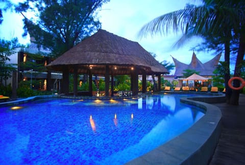 Poolside bar