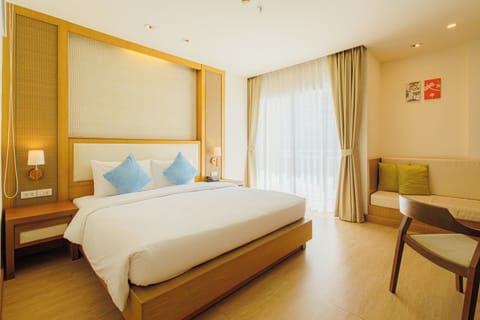 Minibar, in-room safe, individually furnished, desk