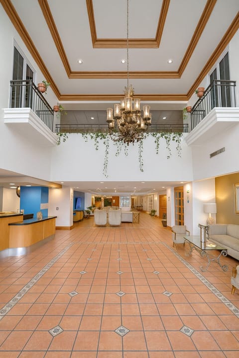 Lobby lounge